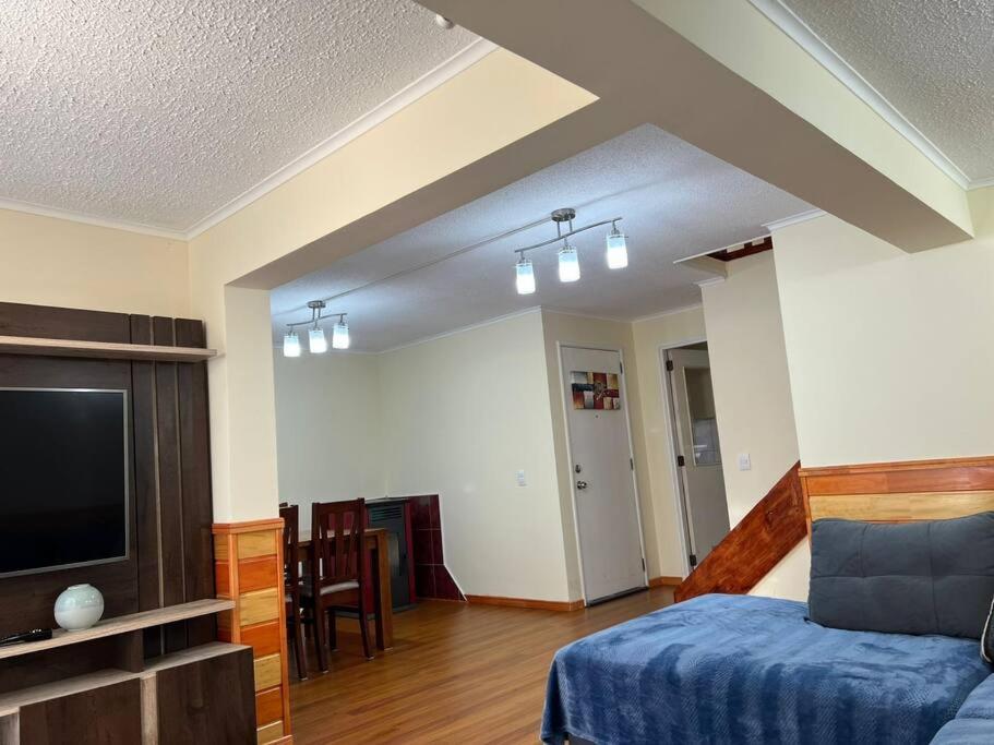 Arriendo Casa dos pisos por dia