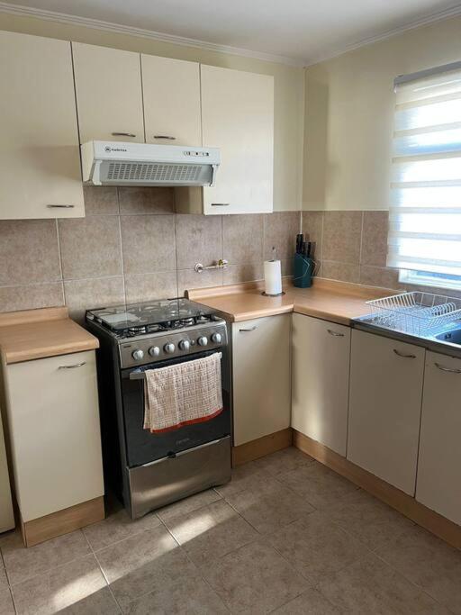 Arriendo Casa dos pisos por dia