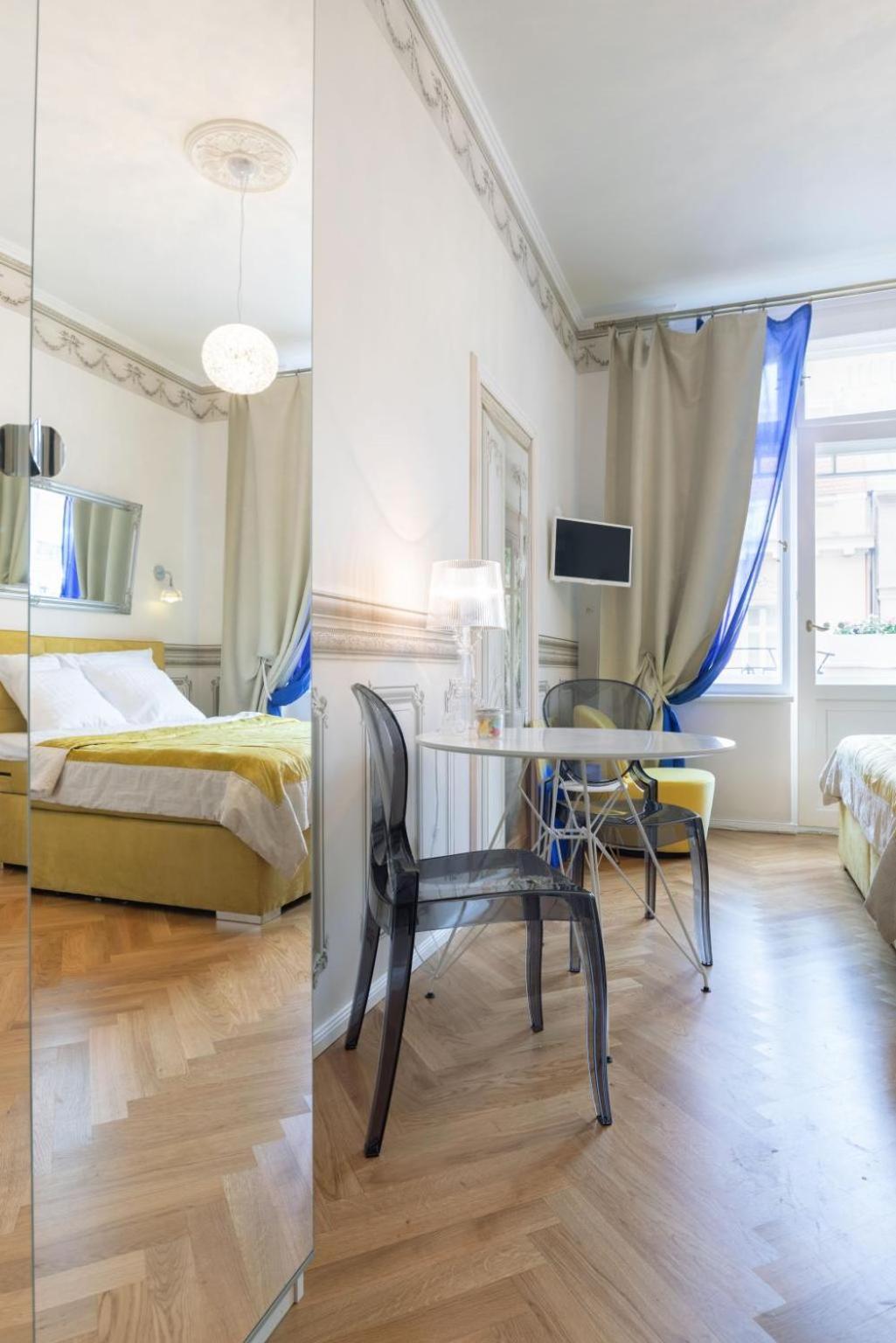 Prague Days - Sunny Riverside Apartments