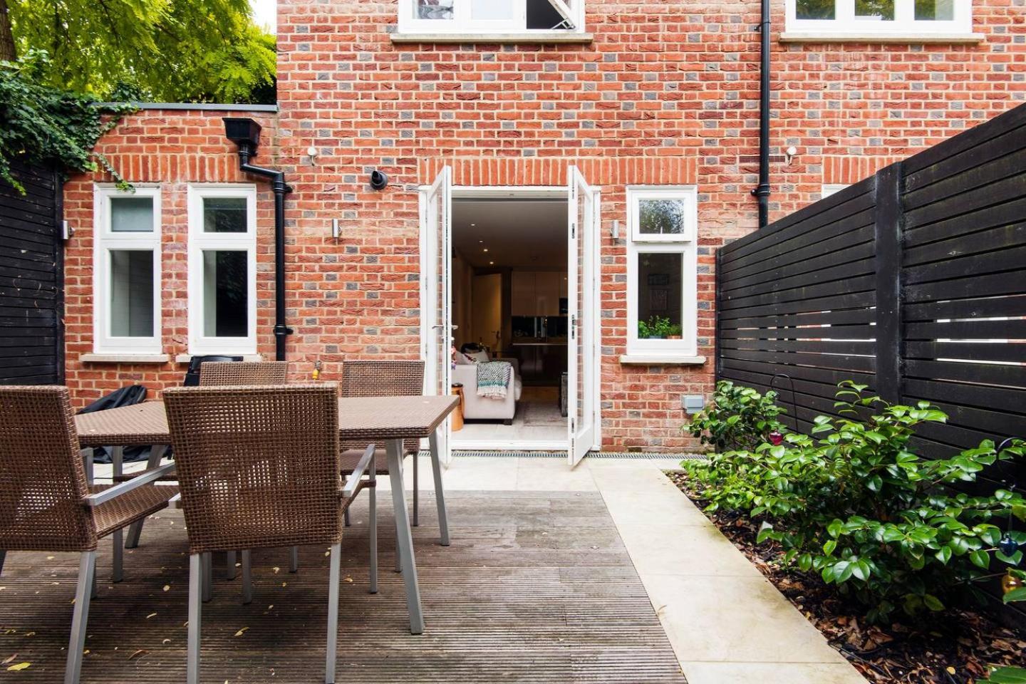 outdoor bbq area