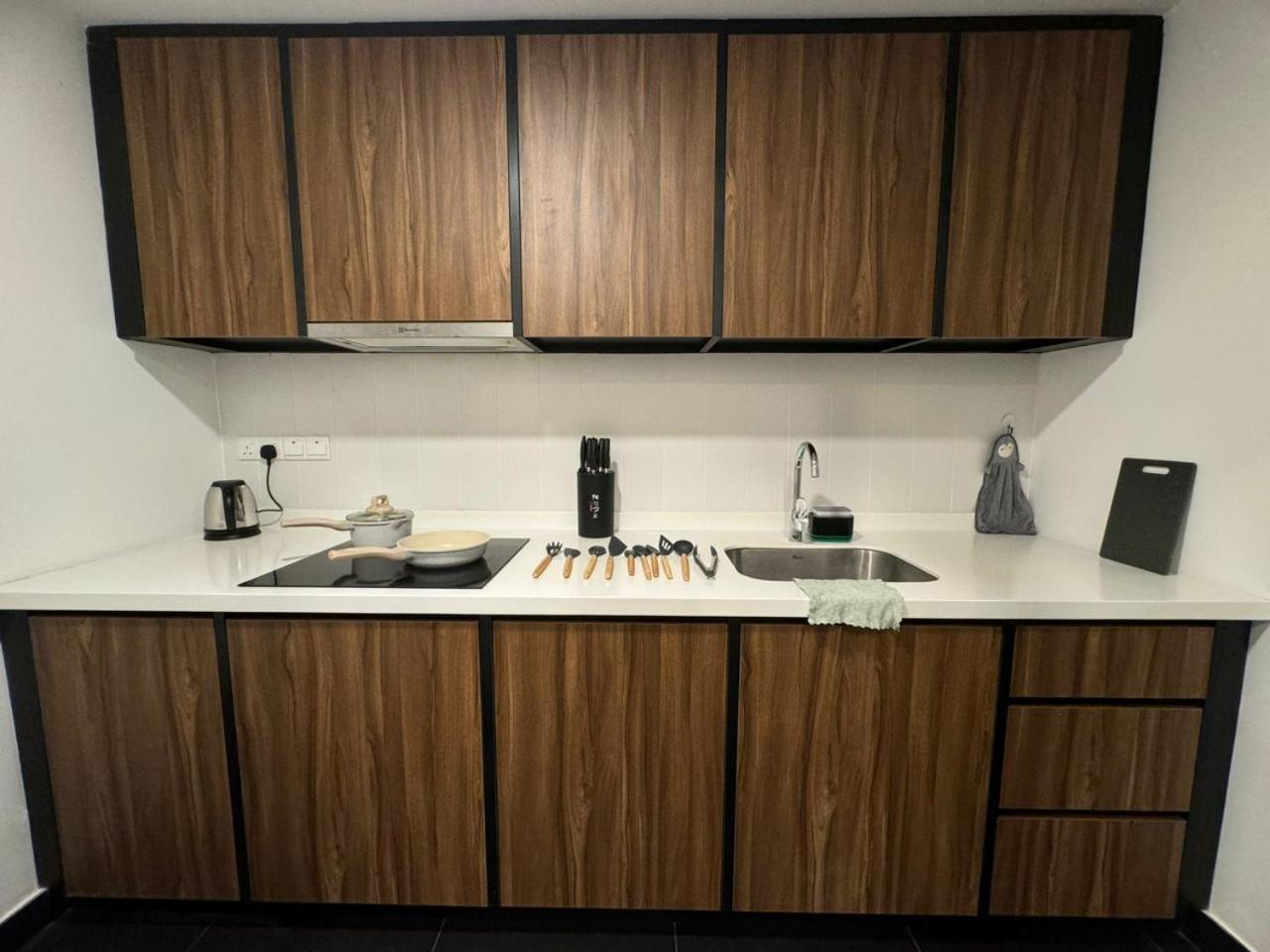 Una Serviced Apartment, Jalan Peel by Rverse Suite
