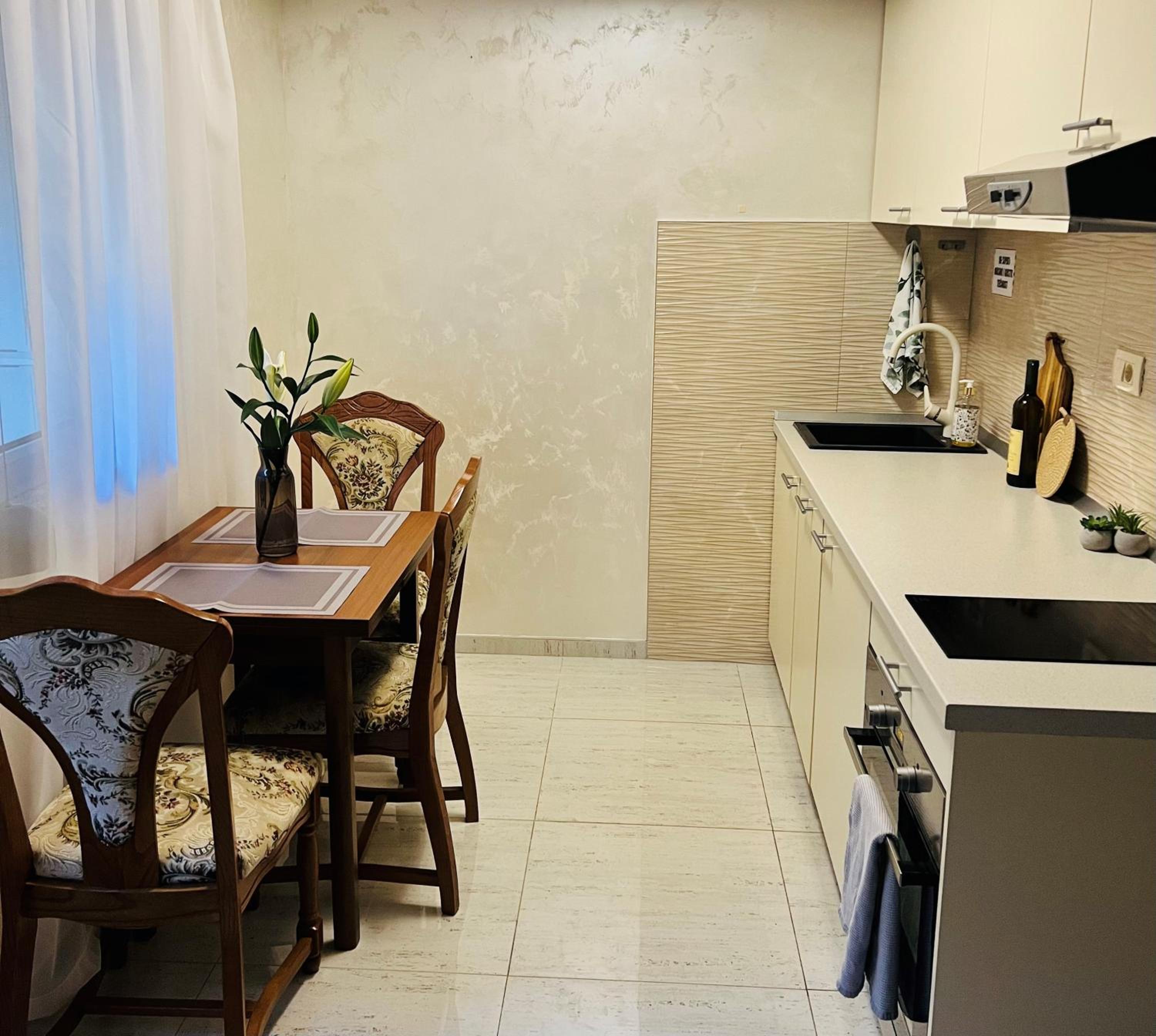Lovely Promenade Studio in Central Igalo photo 5