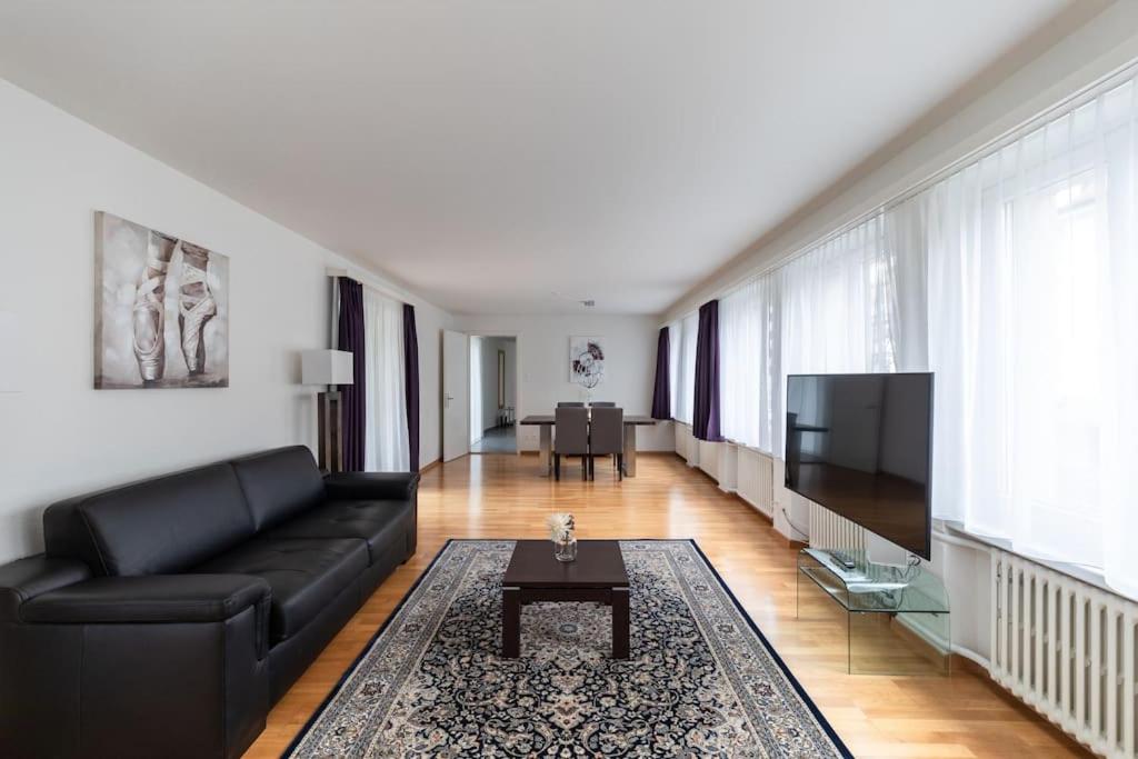 Terrific 1 BR flat city center and near lake - Dahlia 9