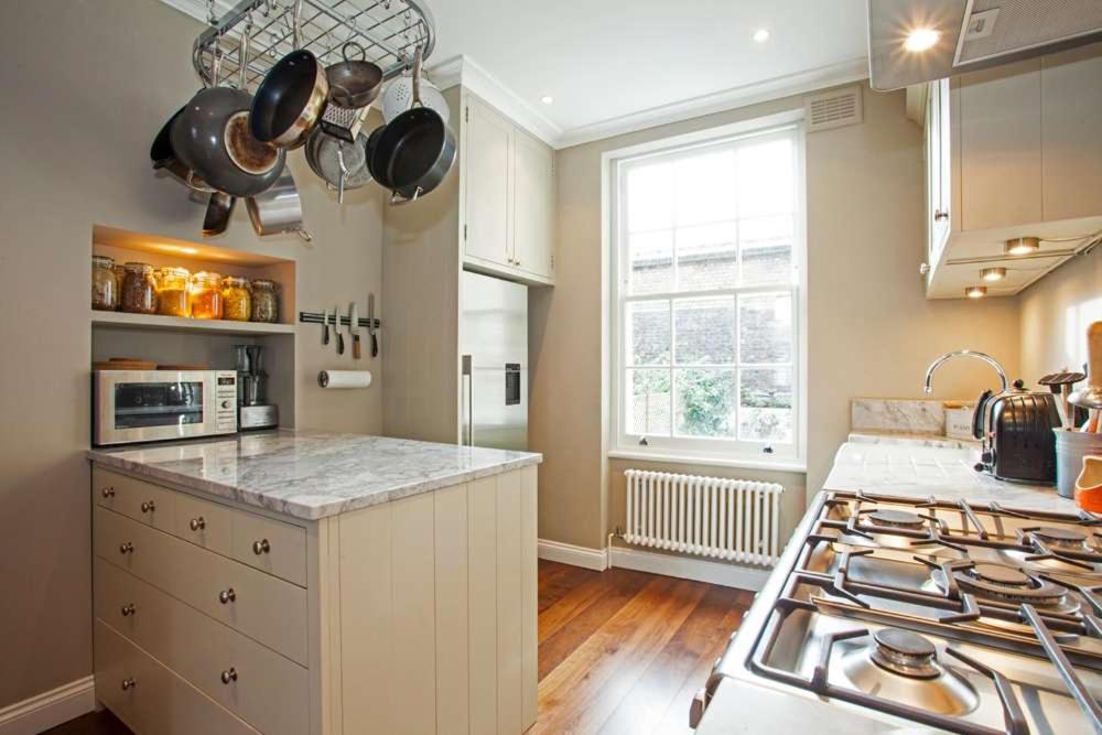 Luxury 2-Bed Marylebone Georgian House with Private Garden & Office