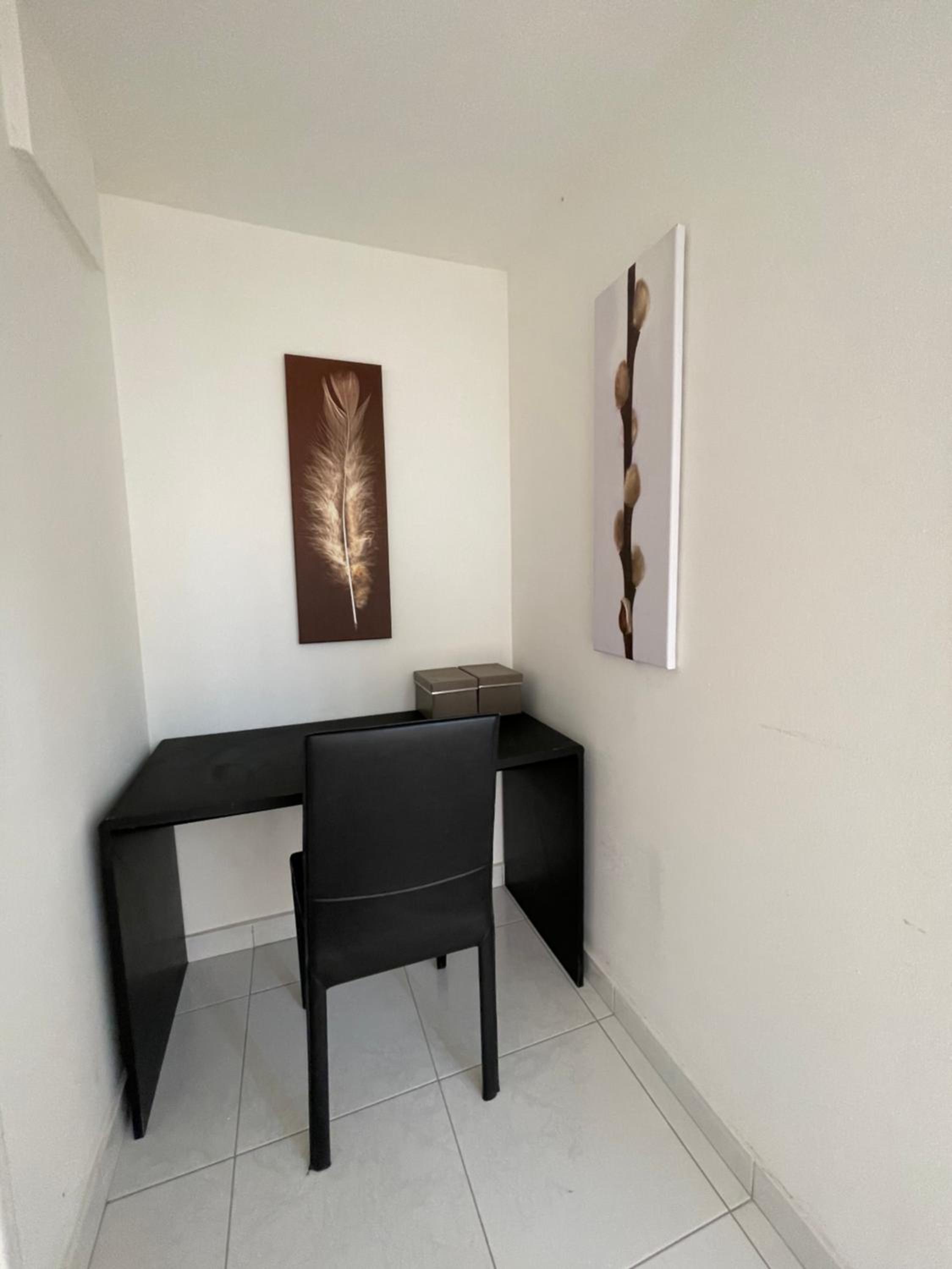Studio Friend's Orient bay