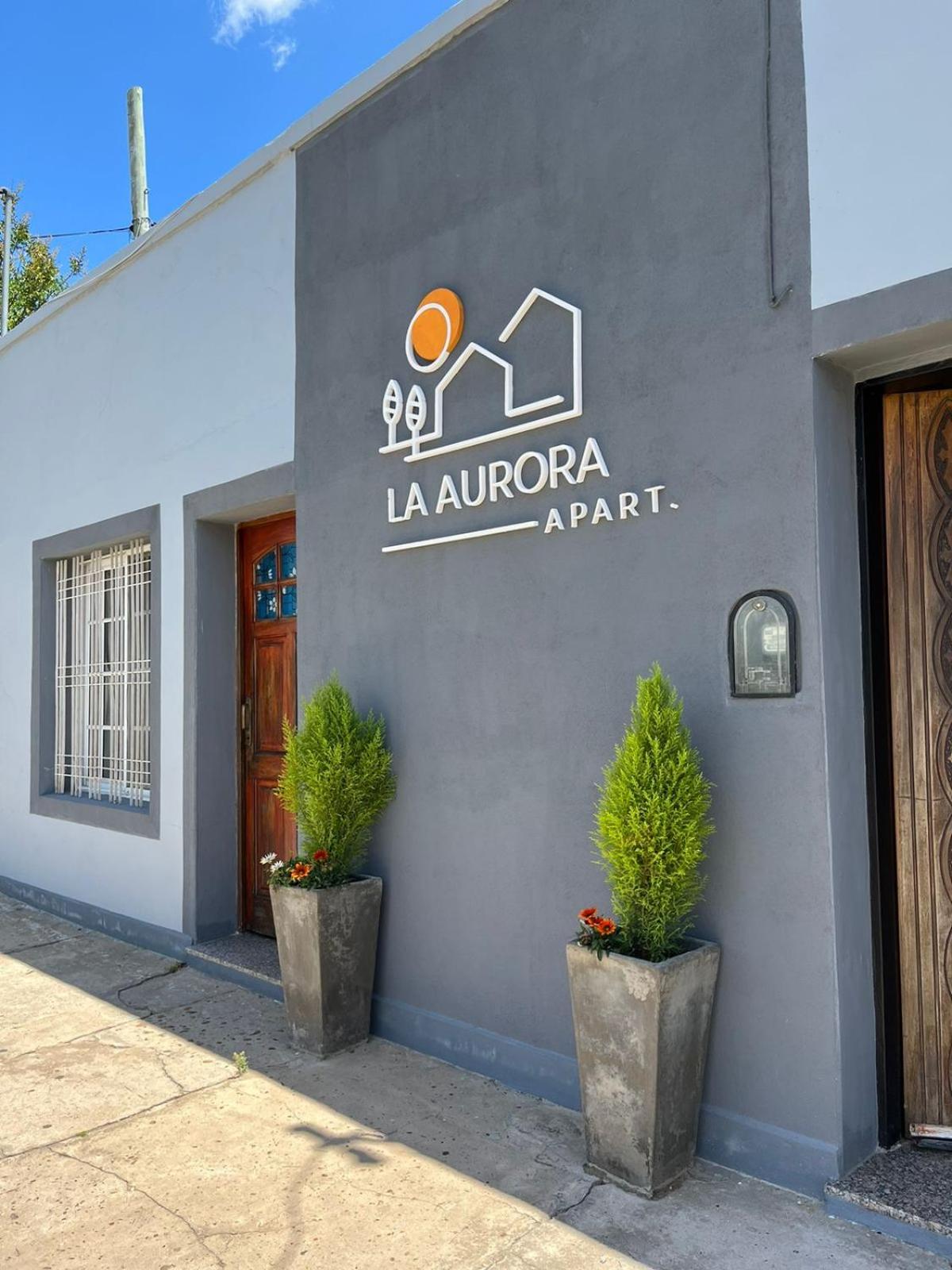 La Aurora Apart