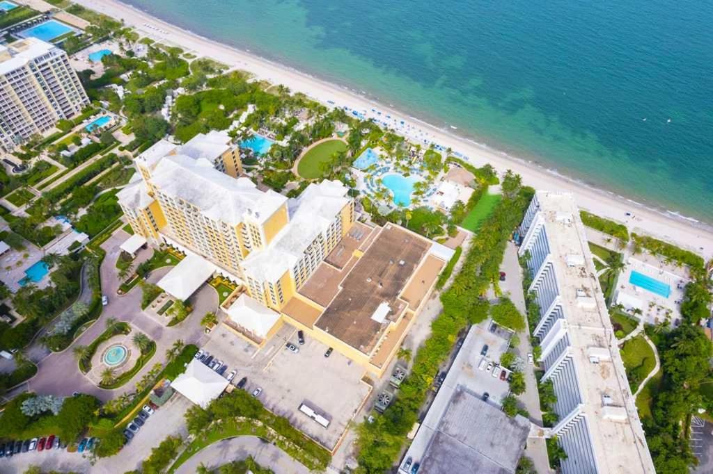 The Palms, Ocean View Studio Located at Ritz Carlton - Key Biscayne