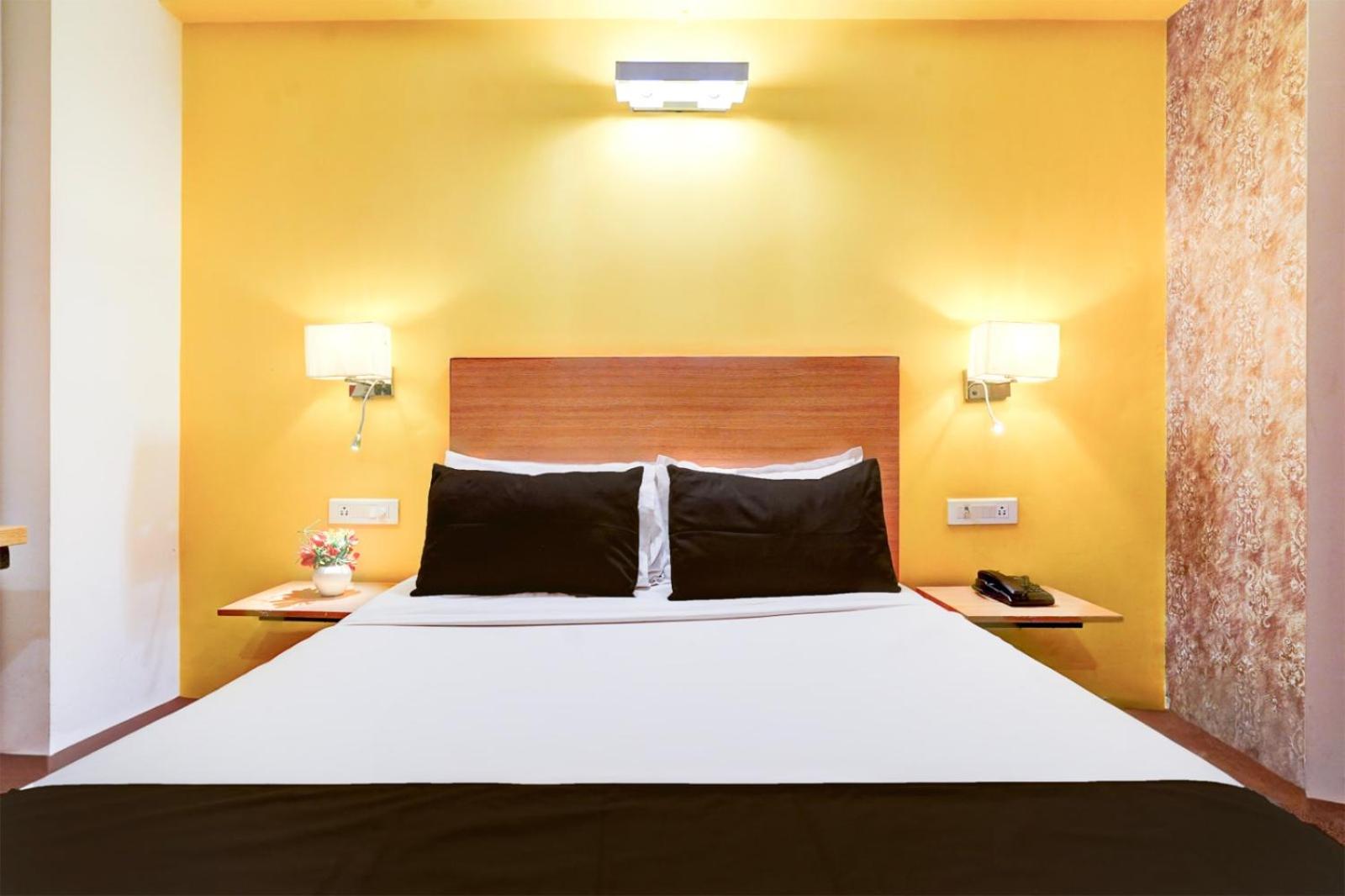 Hotel New Tarkky Plaza Near IGI Airport Delhi