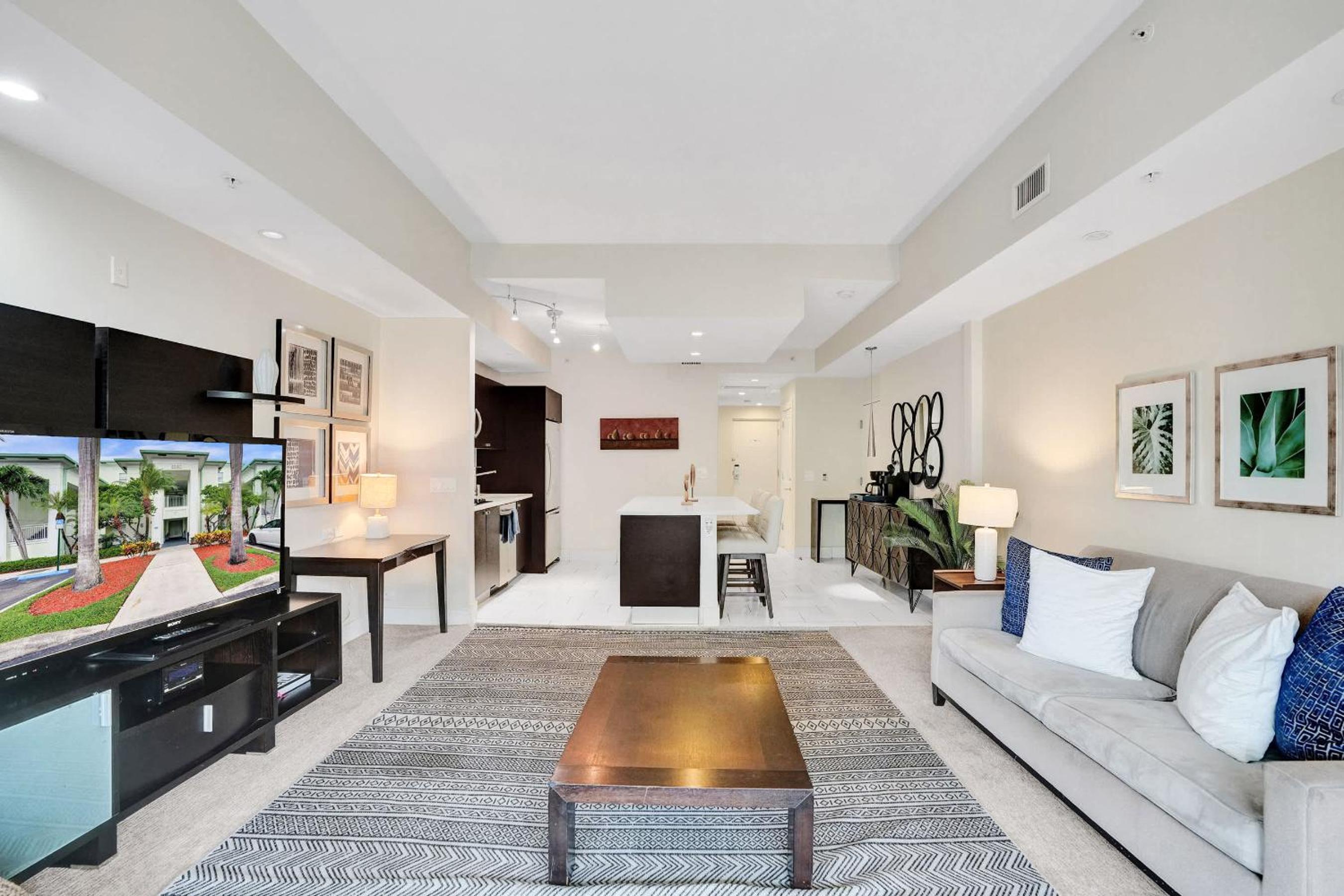 Villa Vista-2 Story w 3Bdrms & Golf View