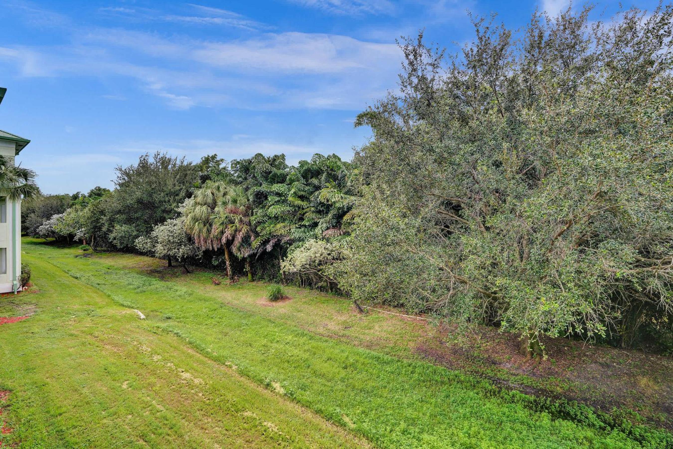 Villa Vista-2 Story w 3Bdrms & Golf View