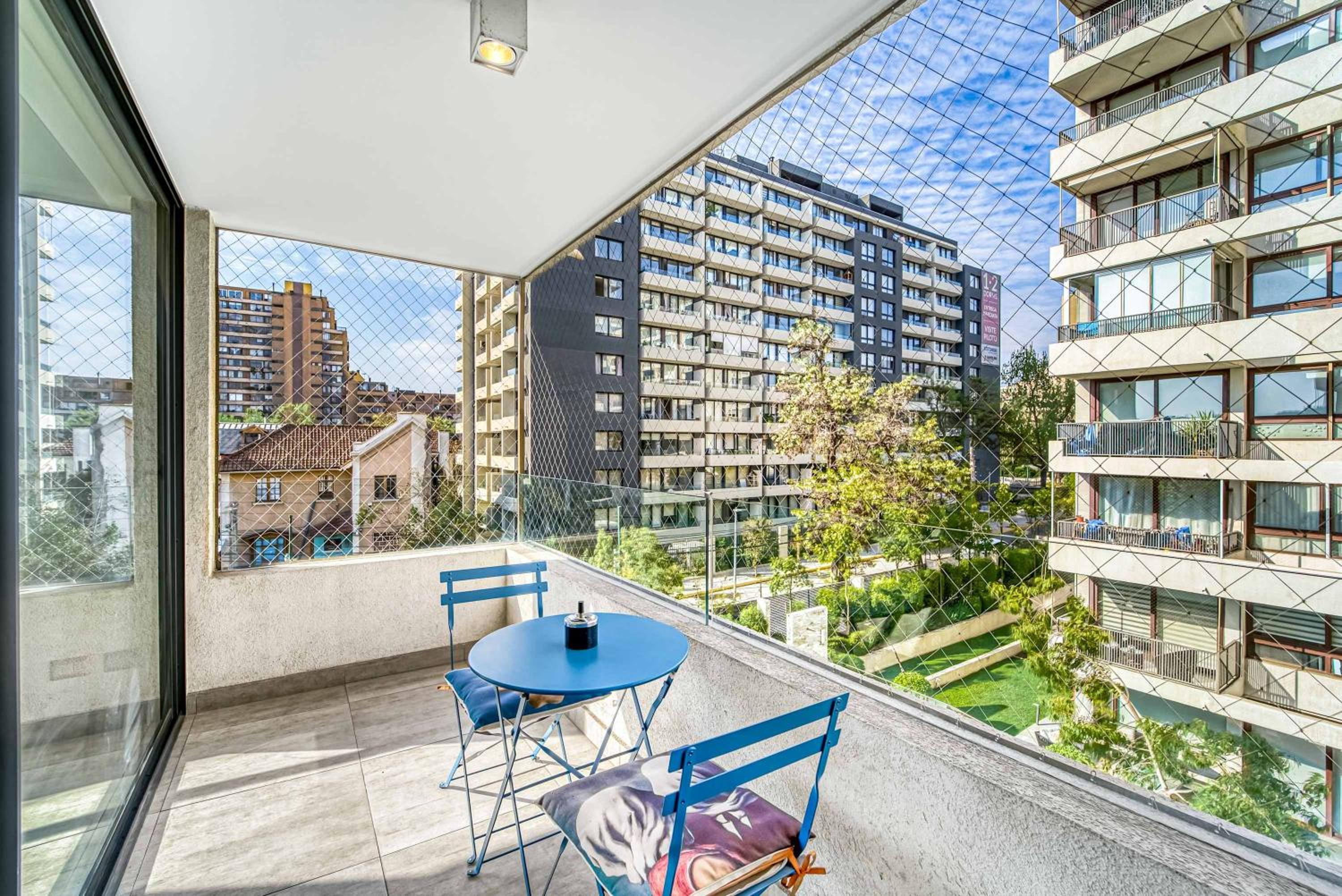 City Nest - 2B with Balcony & Parking