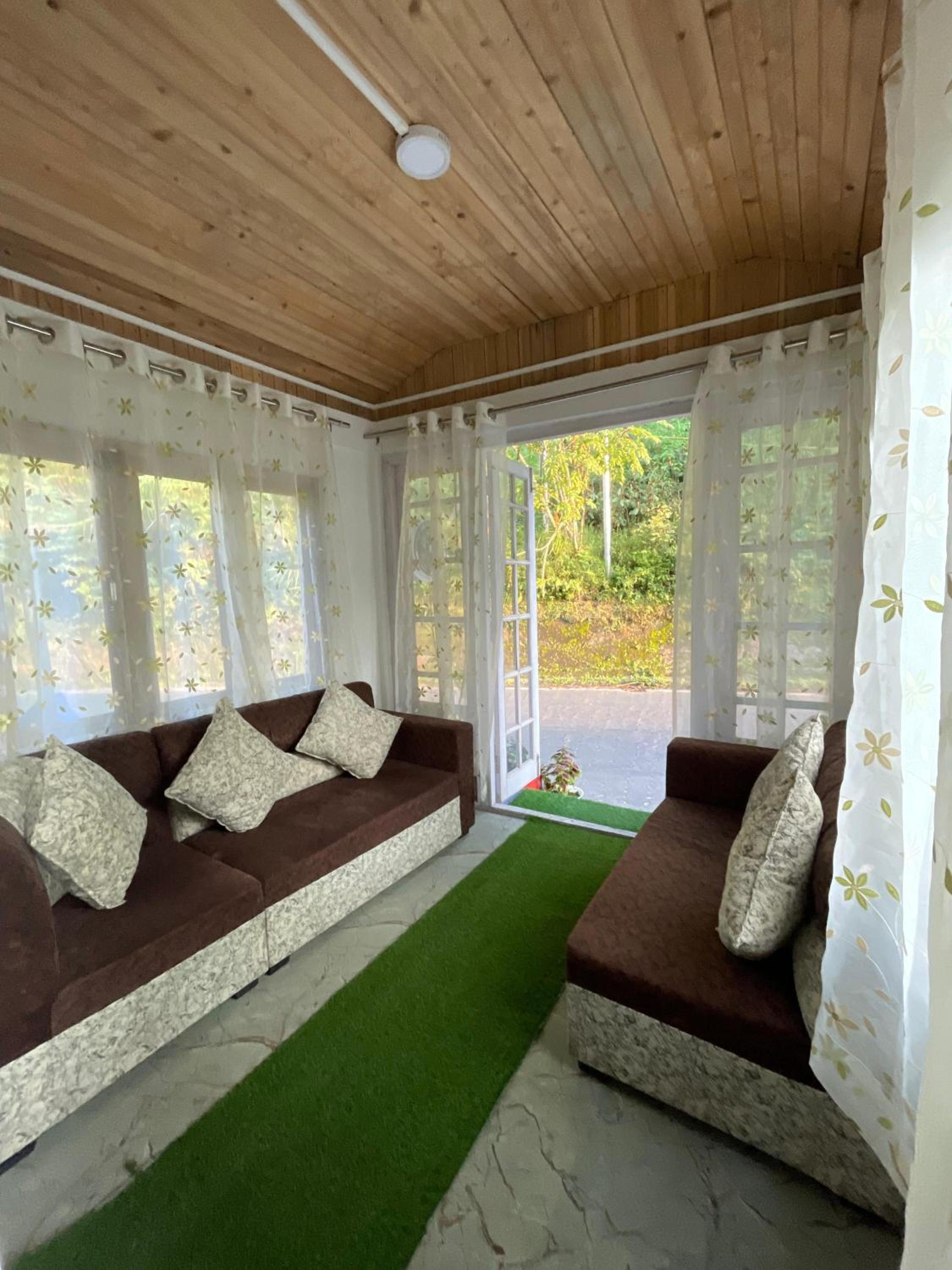 Lucky's Inn Homestay view 5