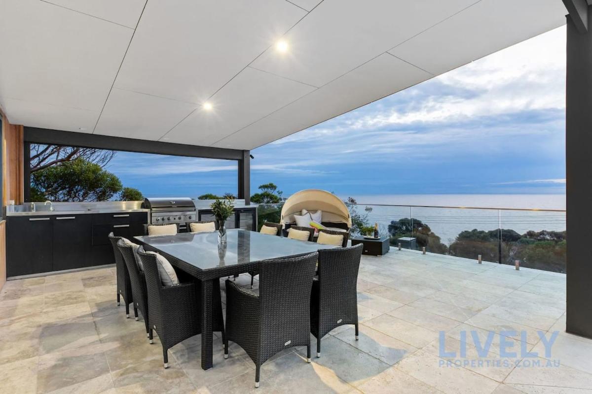 The Ocean's Edge Luxury Entertainer with Views - Image 4