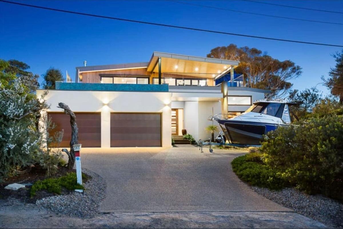 The Ocean's Edge Luxury Entertainer with Views - Image 1