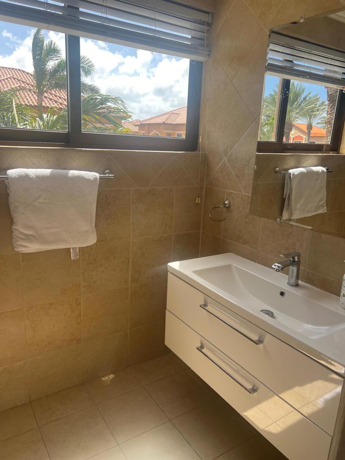 The best house in gold coast 4 bedrooms