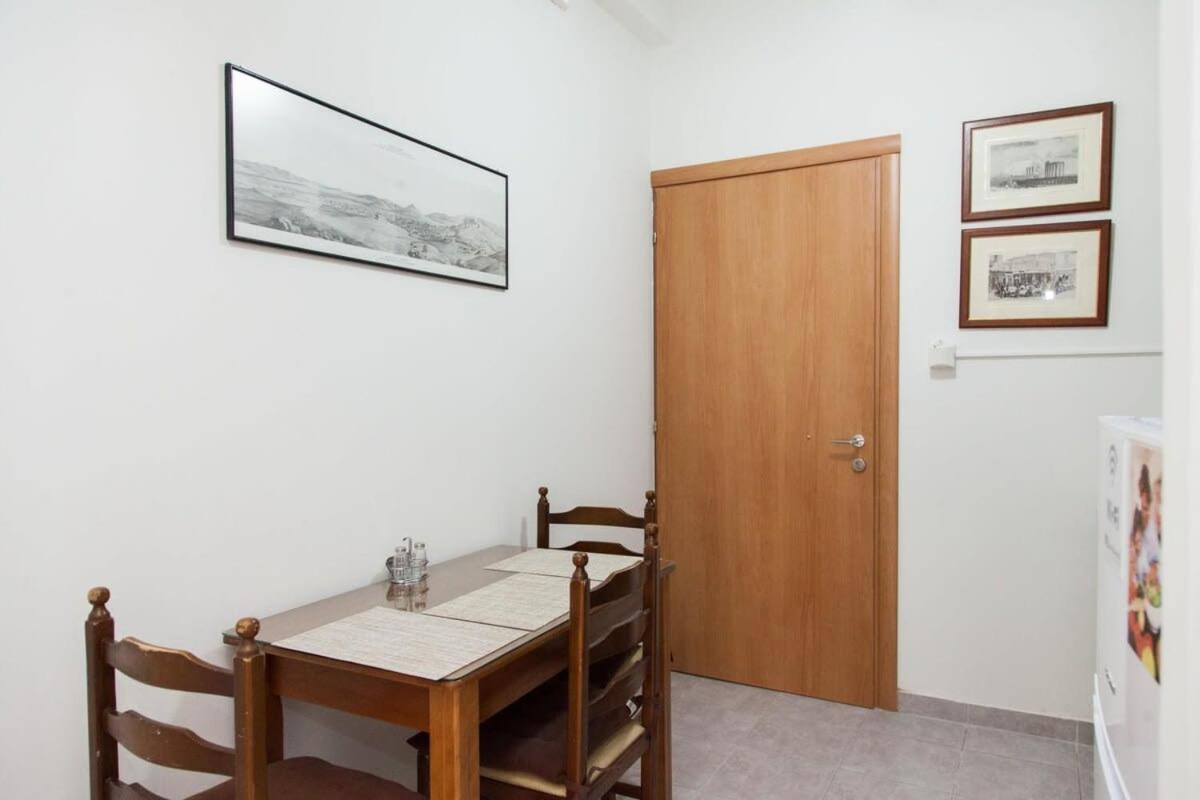 Cozy apartment near Stavros Niarchos Park