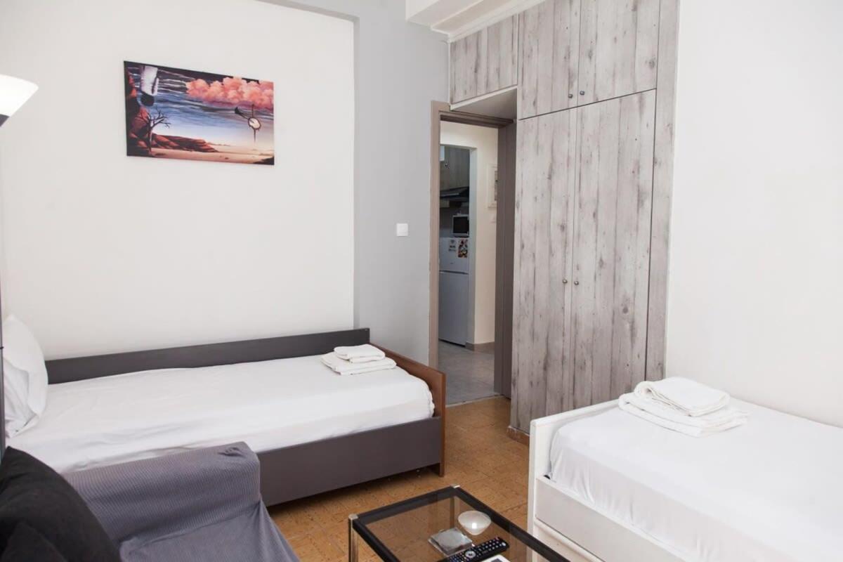 Cozy apartment near Stavros Niarchos Park