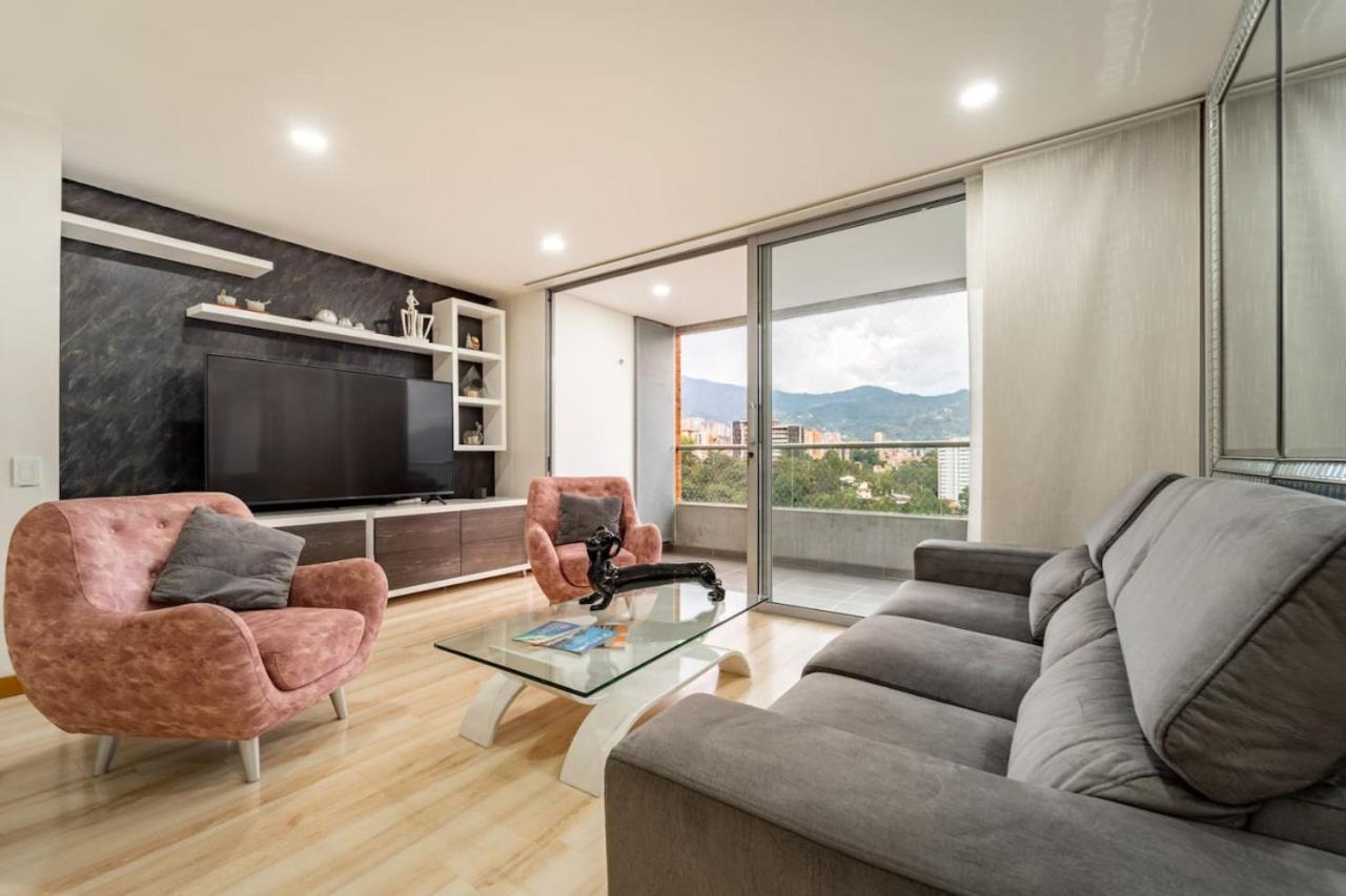 3BR Modern and Urban Apartment with Views