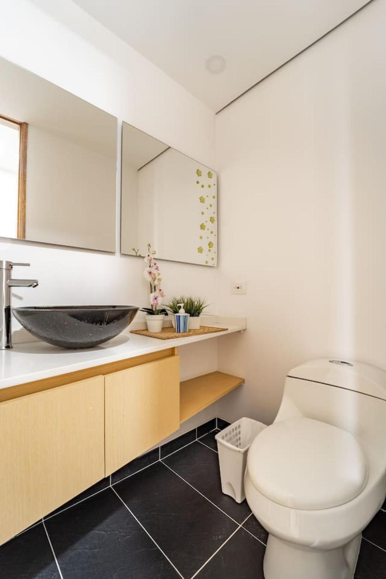 3BR Modern and Urban Apartment with Views