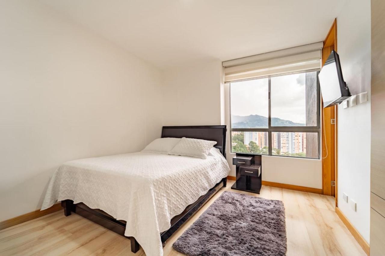 3BR Modern and Urban Apartment with Views