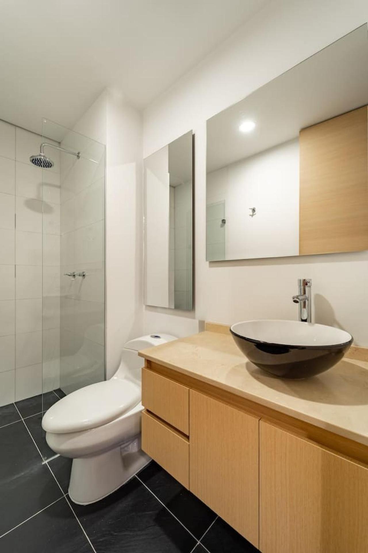 3BR Modern and Urban Apartment with Views