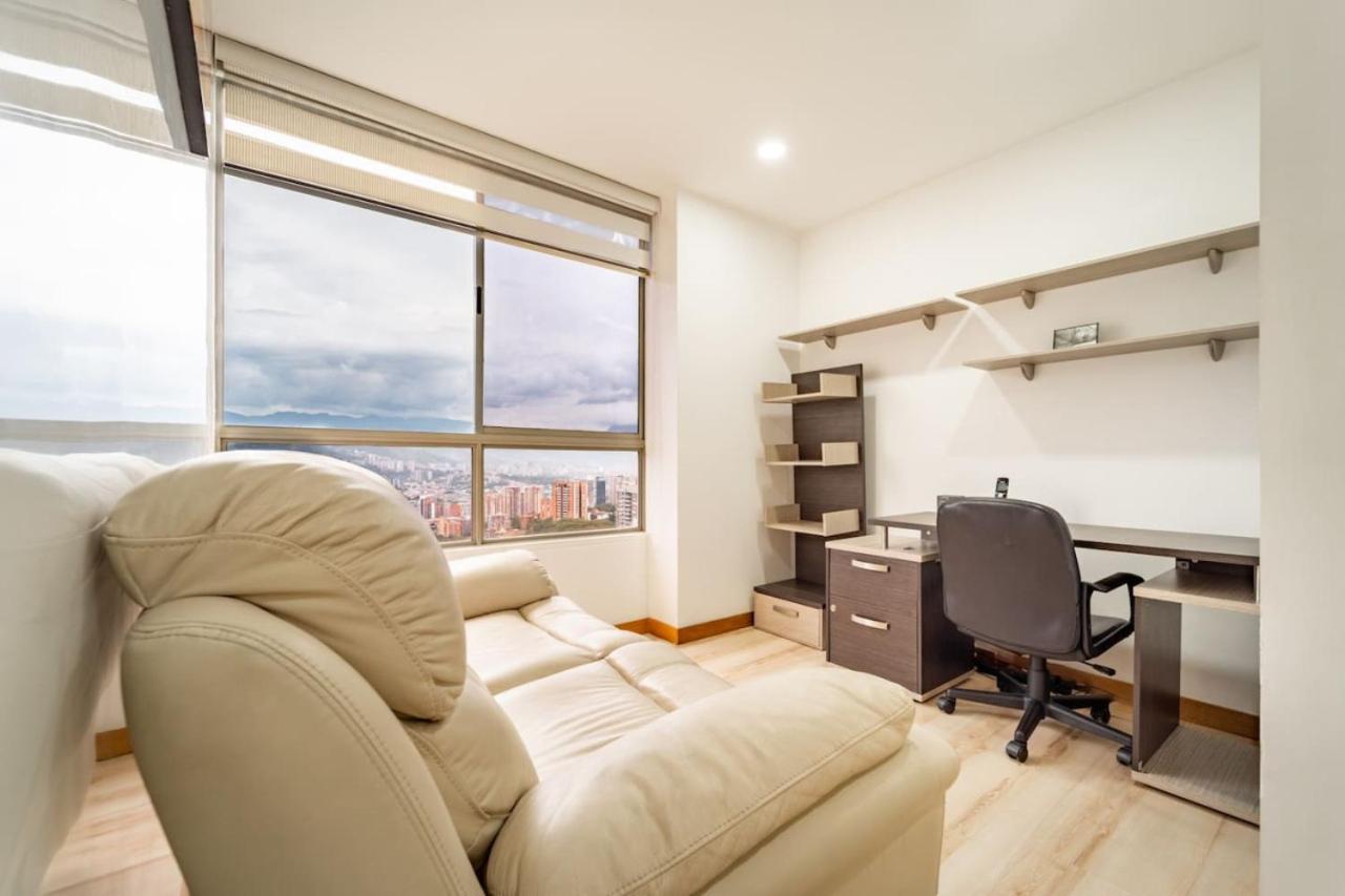 3BR Modern and Urban Apartment with Views