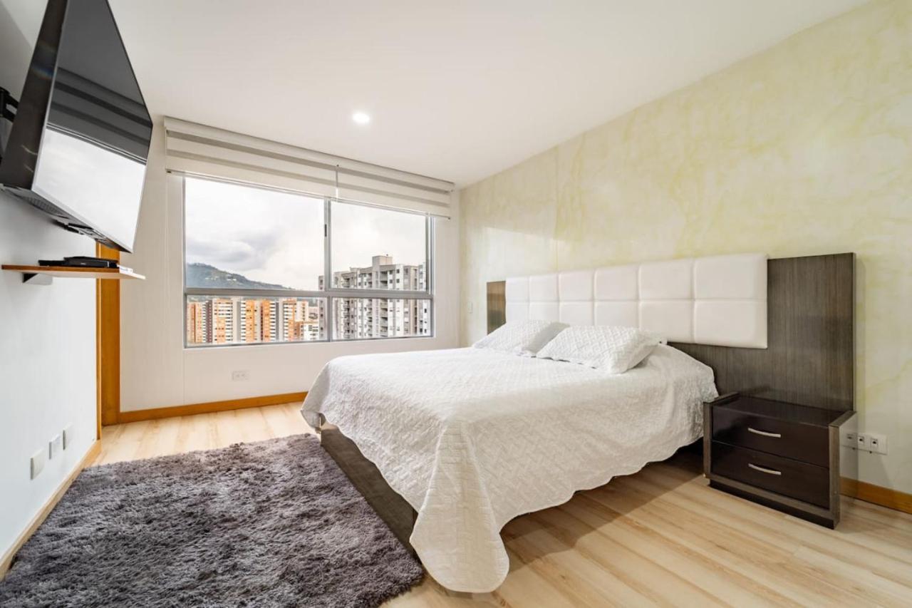 3BR Modern and Urban Apartment with Views