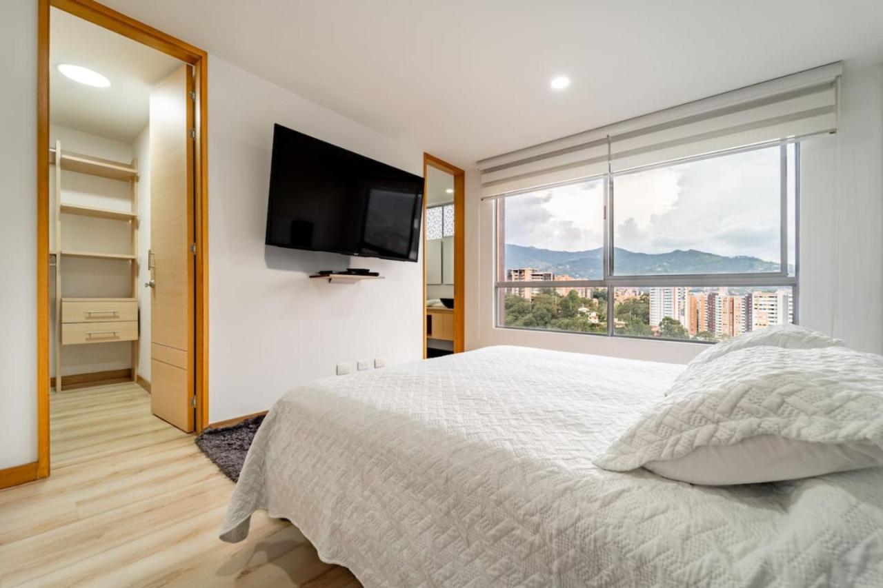 3BR Modern and Urban Apartment with Views
