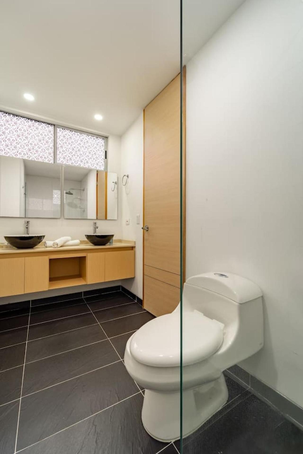 3BR Modern and Urban Apartment with Views