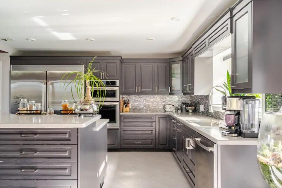 The Shabby Chic Home nestled on the Grimsby Escarpment