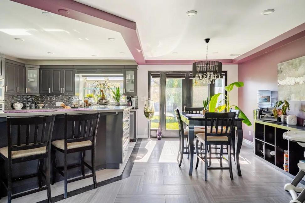 The Shabby Chic Home nestled on the Grimsby Escarpment