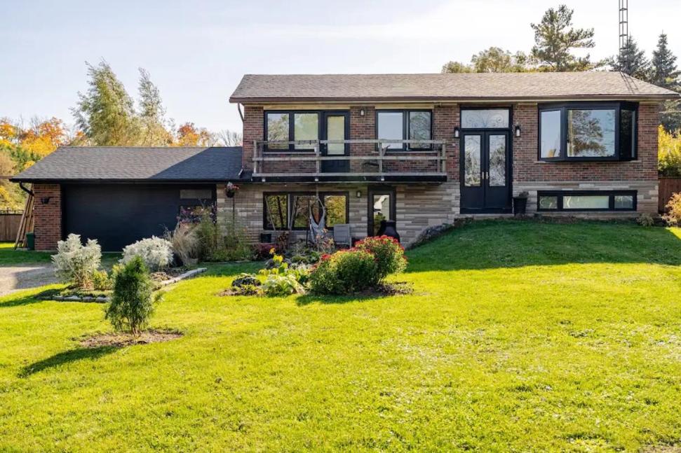 The Shabby Chic Home nestled on the Grimsby Escarpment