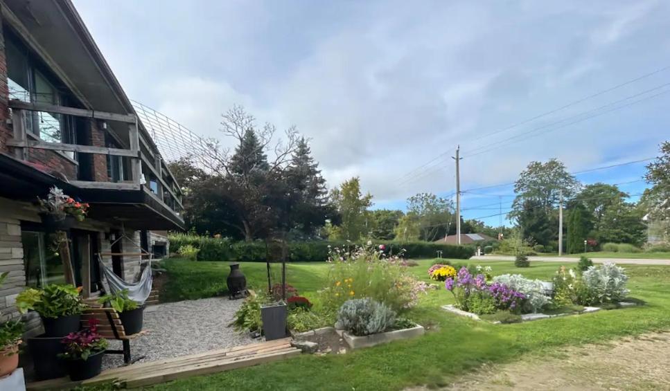 The Shabby Chic Home nestled on the Grimsby Escarpment