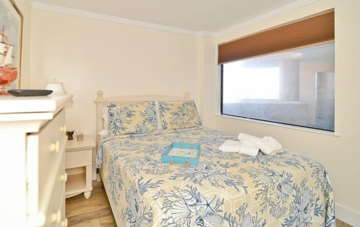 Oceanfront in Heart of N Myrtle Beach with Pool view 5