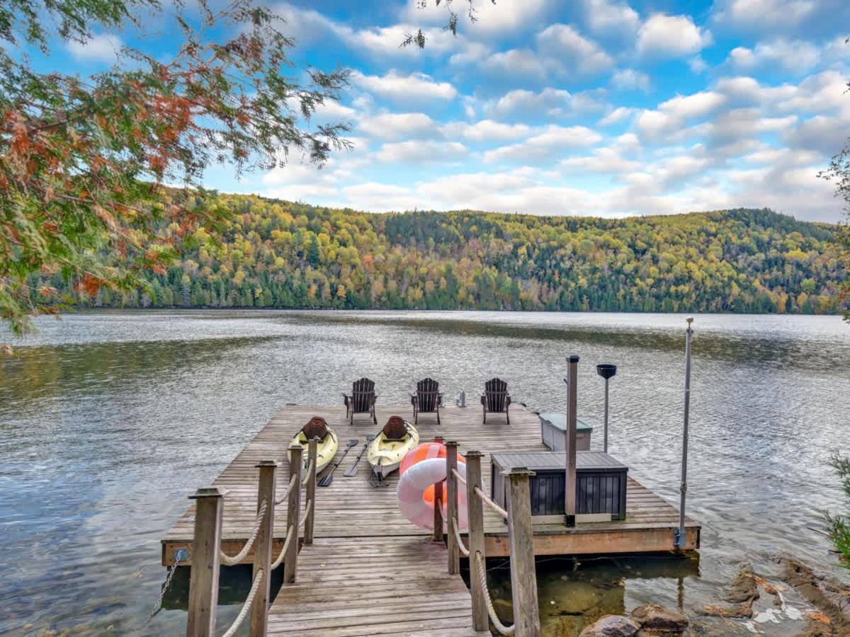 The Vista - Magnificent waterfront beach & hot tub