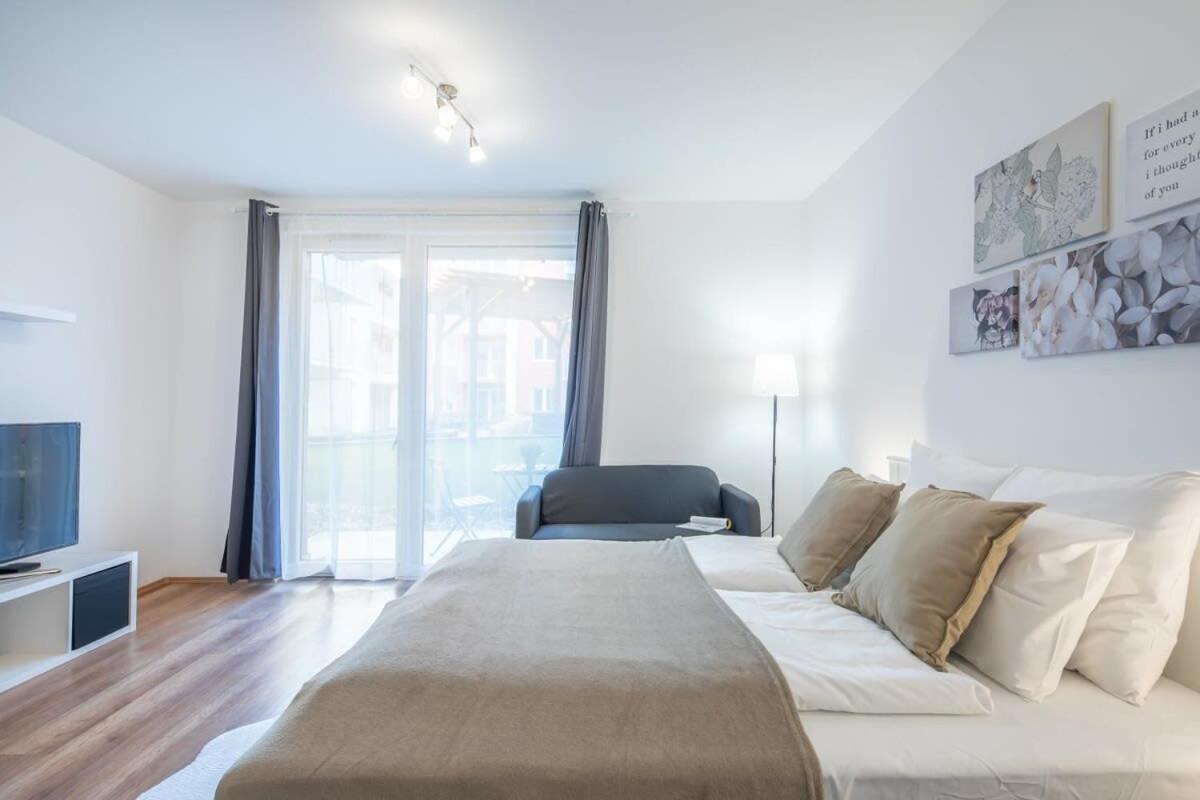 Modern & Cozy with Green Balcony view 5