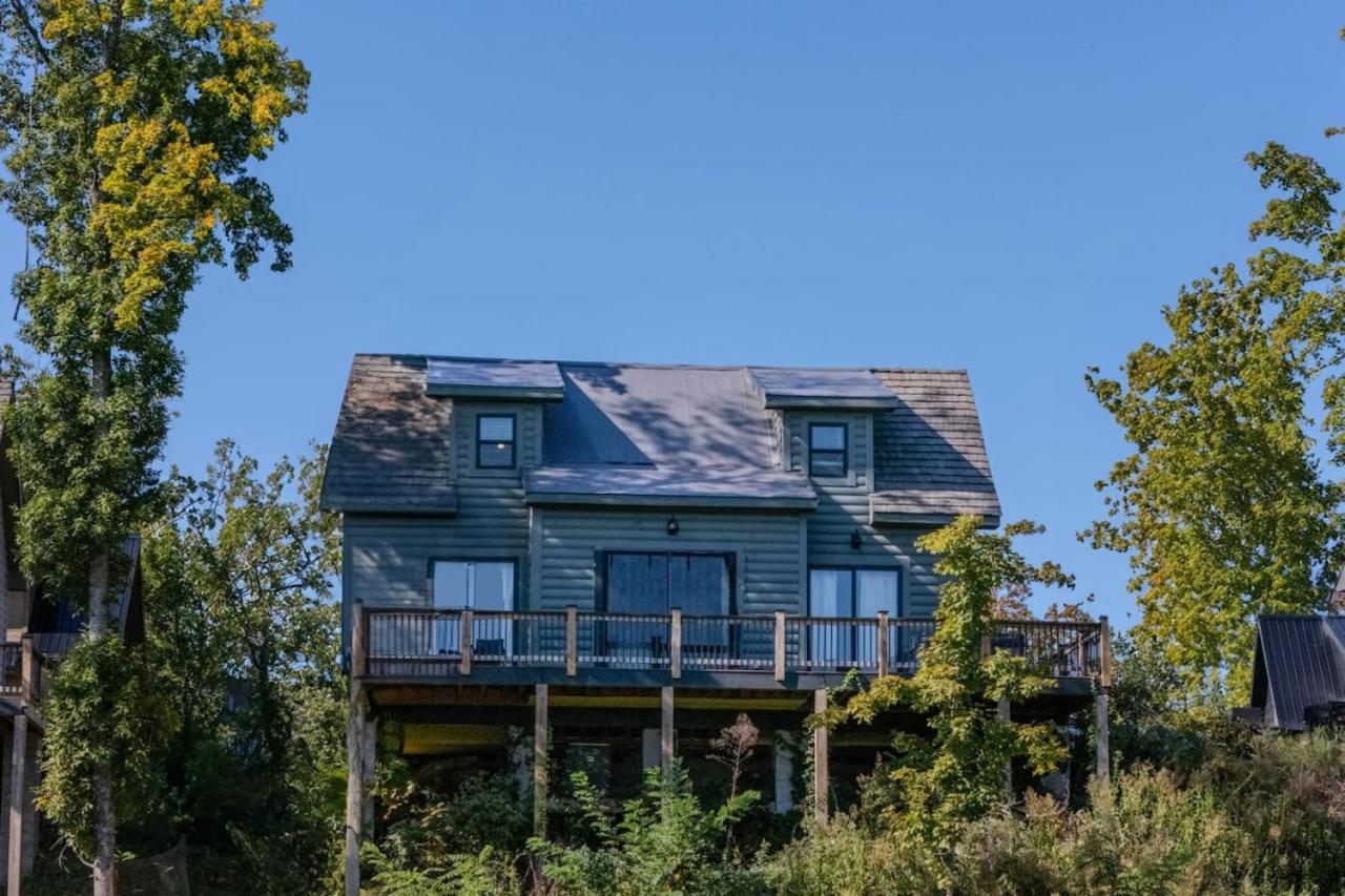 Hotel Lakeview Cabin, Hot Tub, Game Rm - Image 1