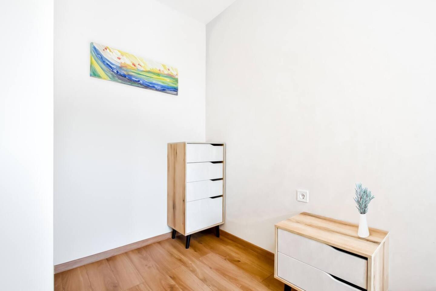 Modern 1br Apartment With All The Comforts Of Home