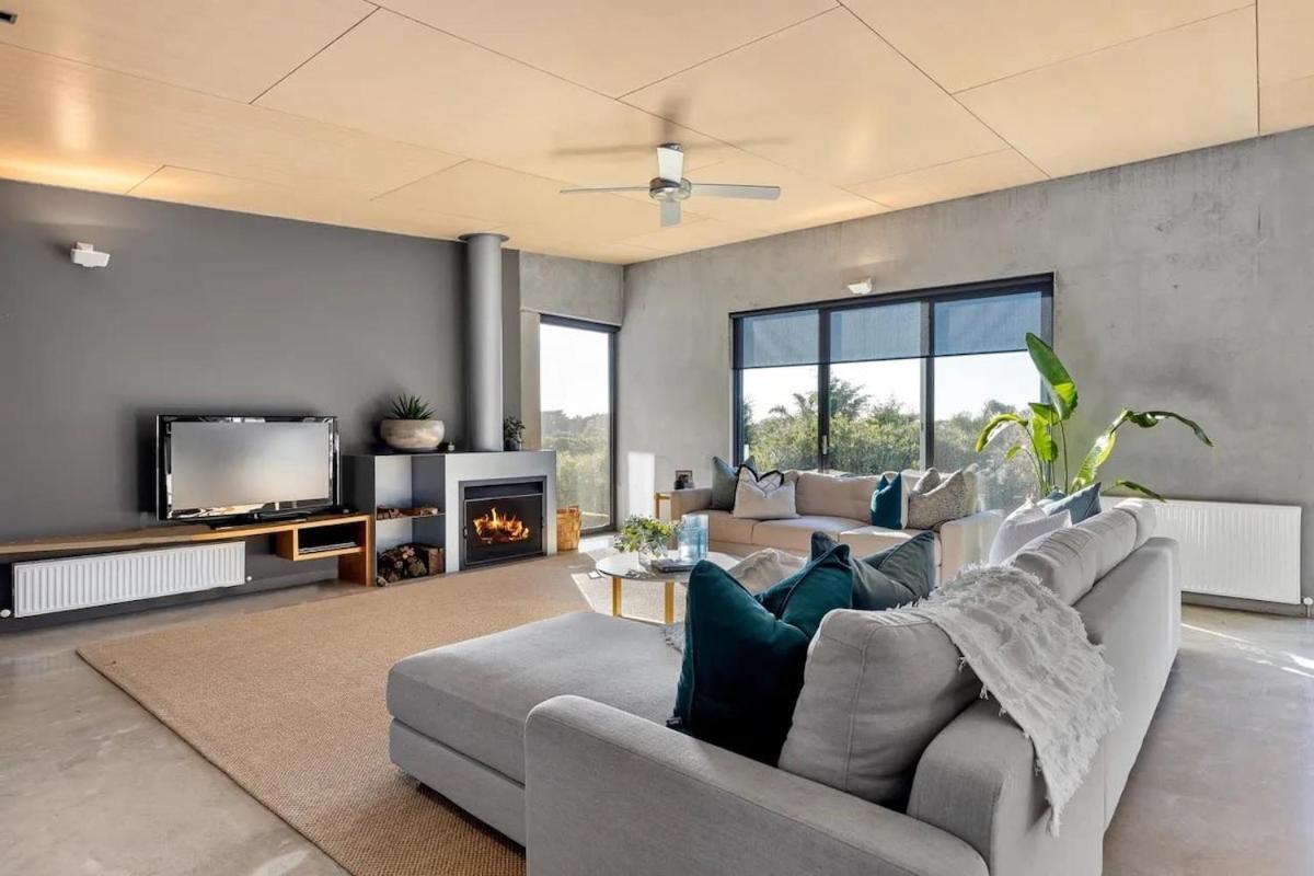 Luxury Portsea Sanctuary Gas Heat Pool & Gardens