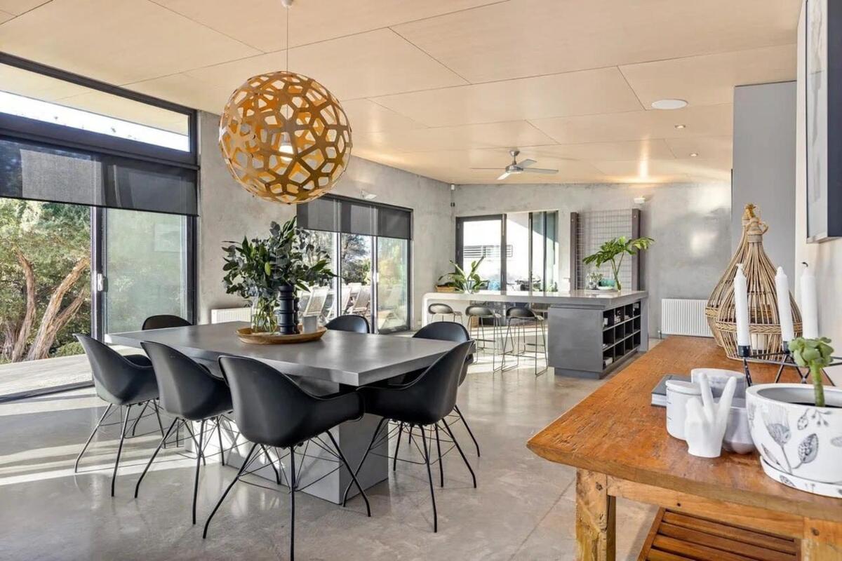 Luxury Portsea Sanctuary Gas Heat Pool & Gardens