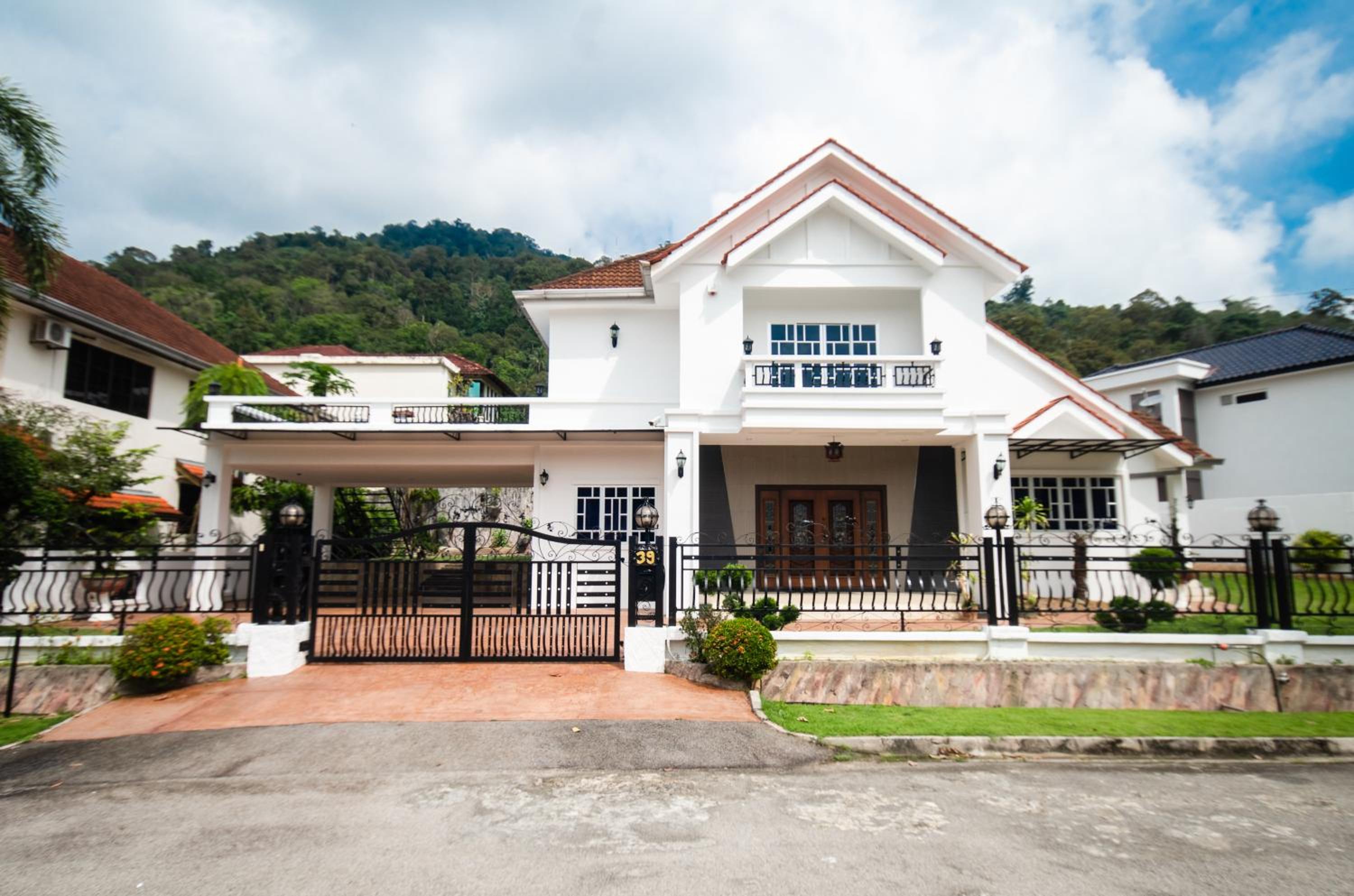 Bukit Mertajam Double Storey Bungalow 15pax BBQ KTV view 2
