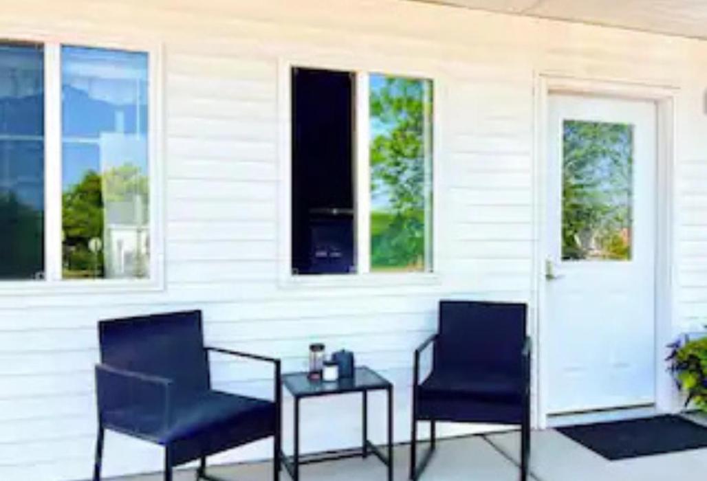 Hotel 3-Min Walk Ferry, Free Wi-Fi,Free Spacious Parking - Image 1