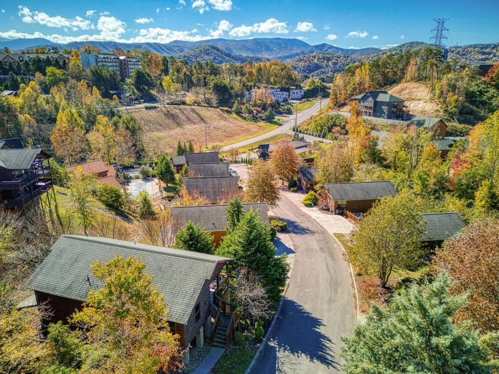 Starwood, Hot Tub, Mtn Views, Arcade Game, 560 FREE tickets each paid day view 2