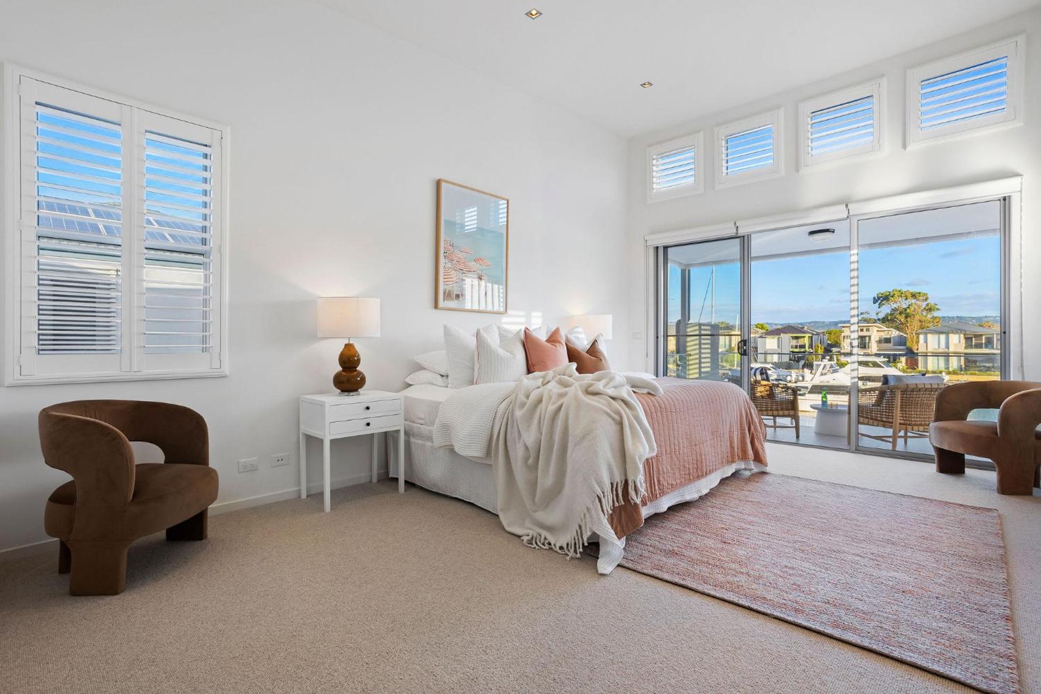 Waterfront Martha Cove Getaway 250m from beach