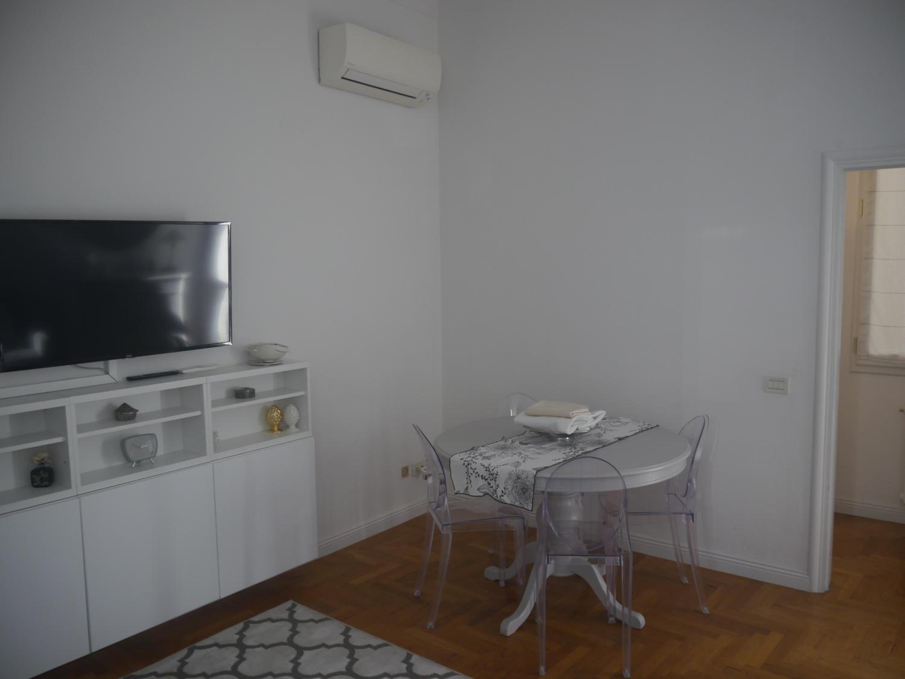 Romantic and Charming Apartments