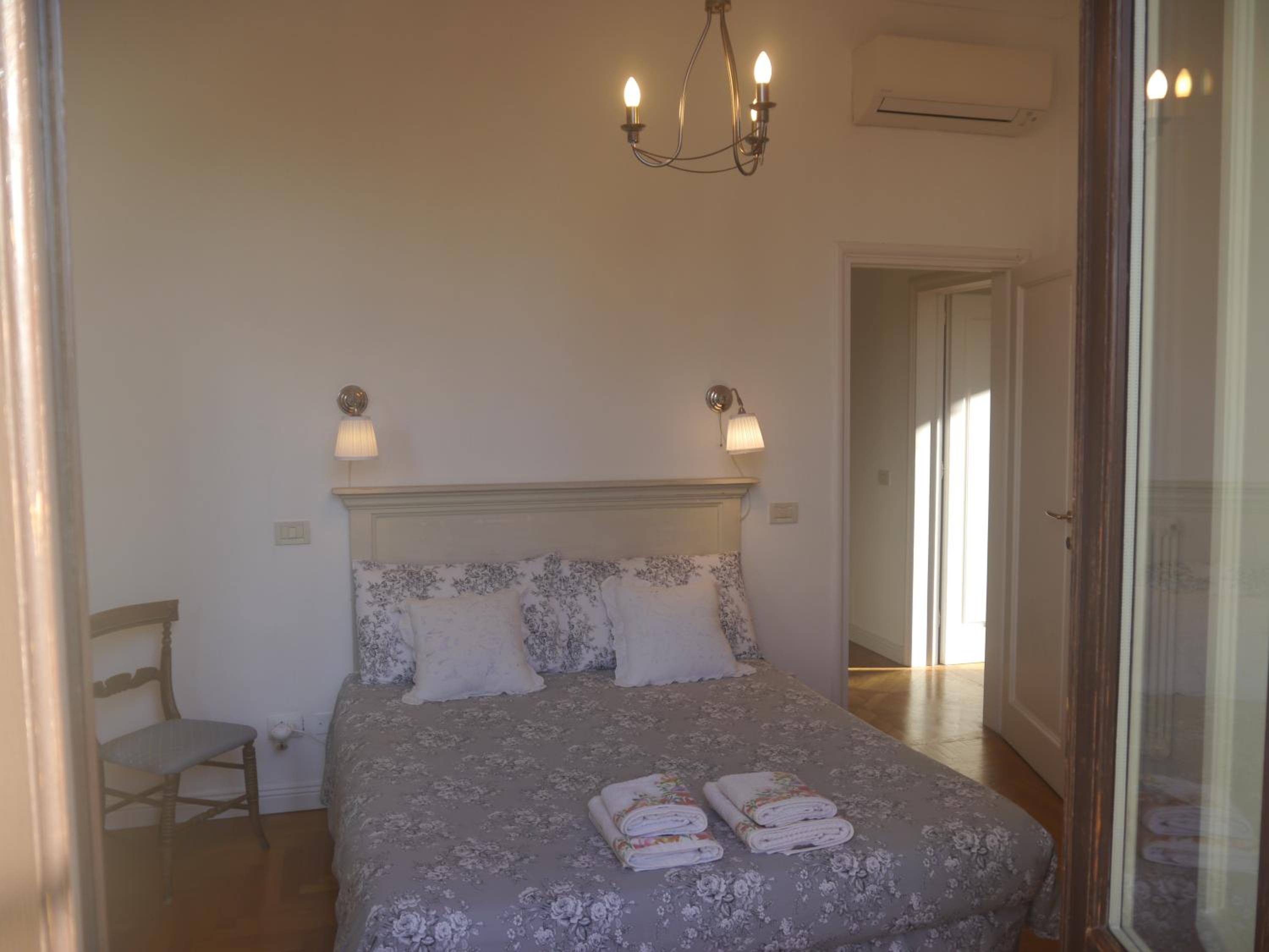 Romantic and Charming Apartments