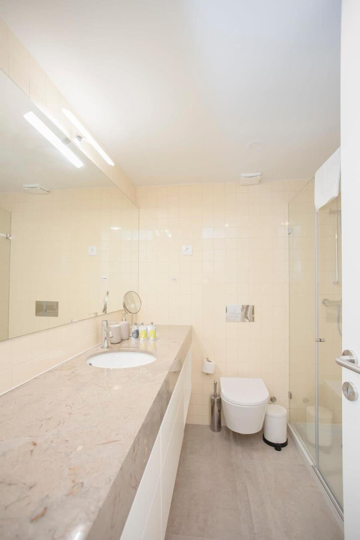 Liiiving in Porto - Haven Pool Apartment