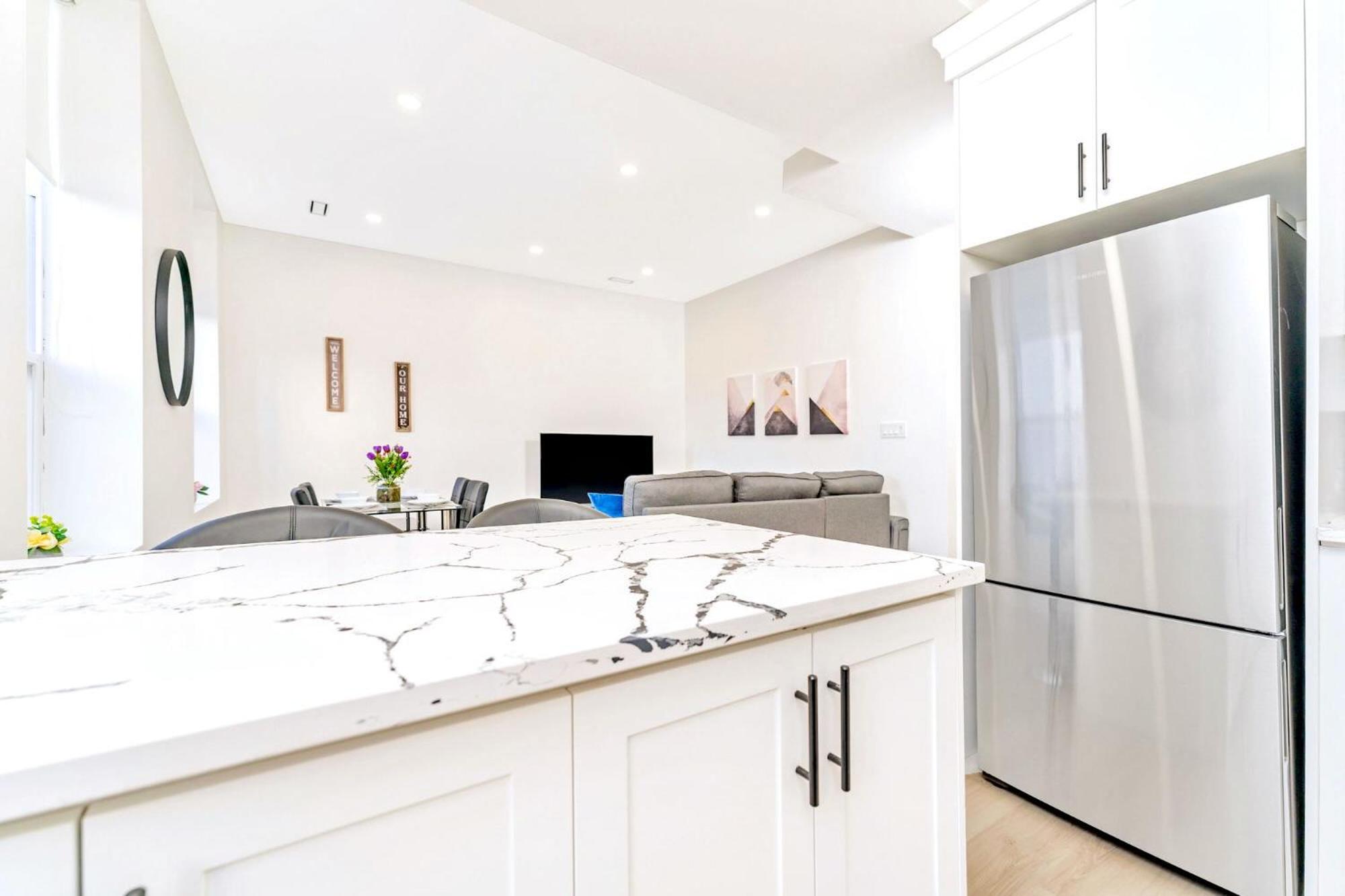 BEST LOCATION - Modern 2BR Apartment on James Street