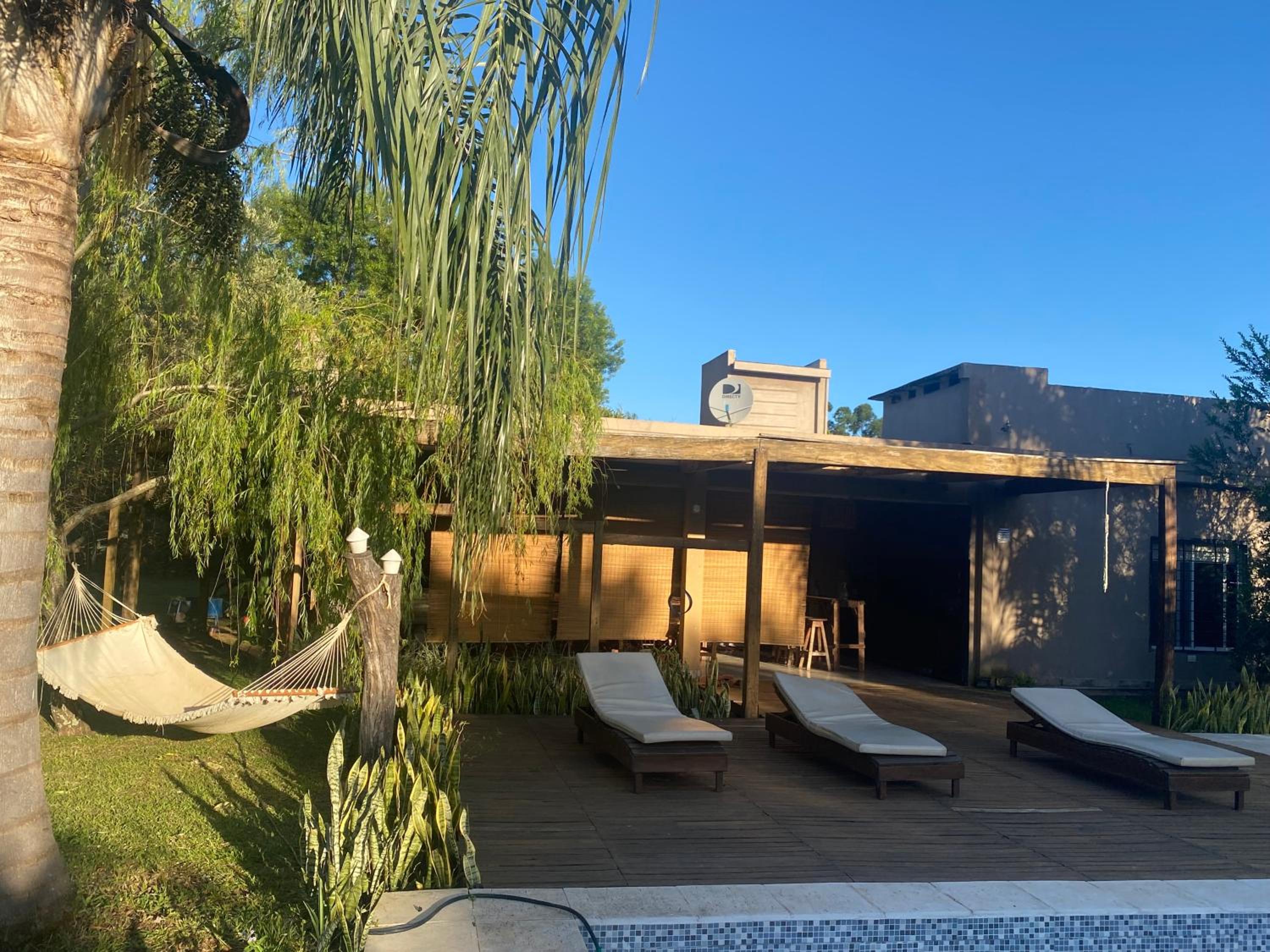 Linda casa a metros del río Paraná con pileta