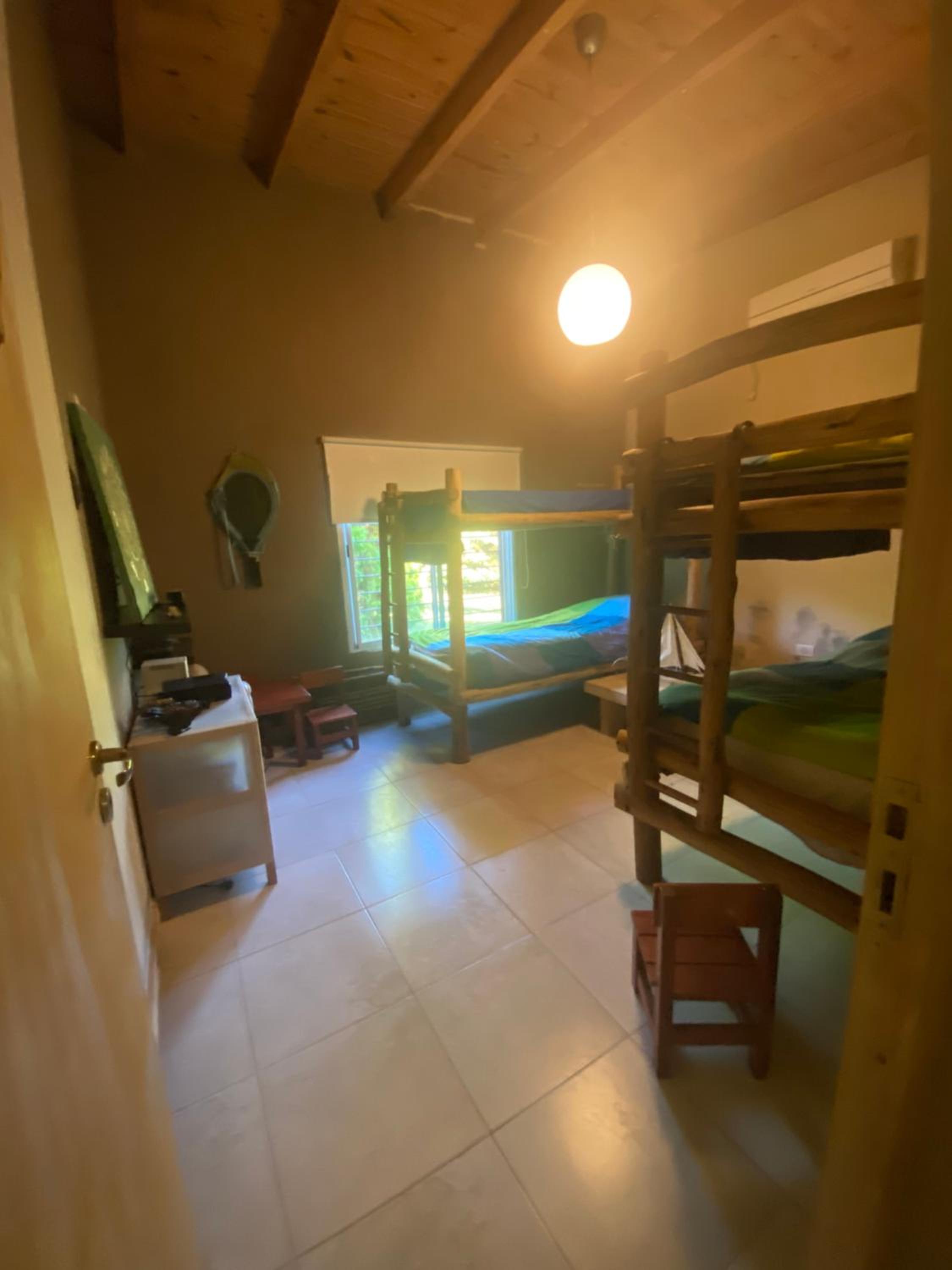 Linda casa a metros del río Paraná con pileta